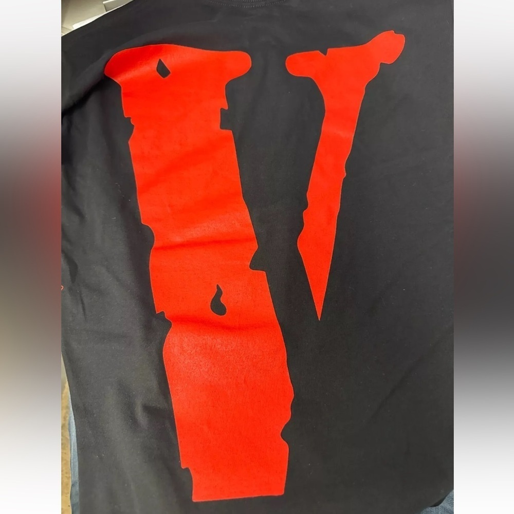 Vlone BAD HABITS Black T-Shirt with Red Graphic Text New - Picture 3 of 6